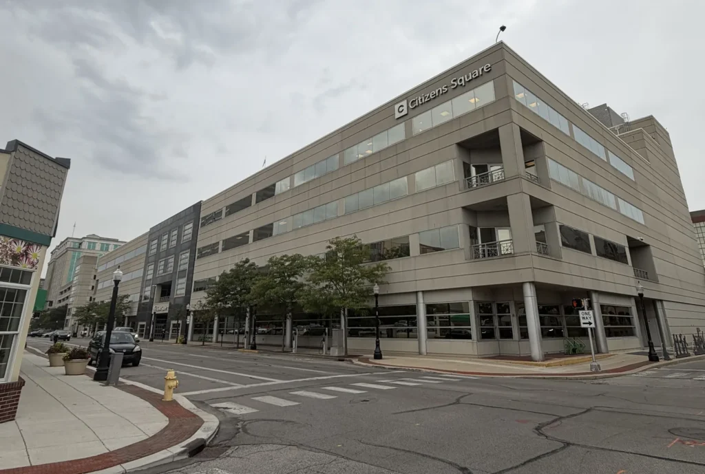 Corner elevation of Citizens Square in downtown Fort Wayne showing ribbon windows and recessed balcony bays